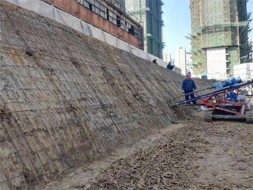 郊区建筑边坡支护